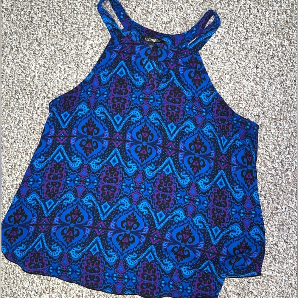 Key hole tank top.